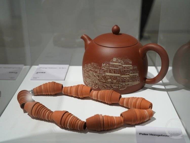 荣昌陶上刻画8D魔幻重庆什么样？来这场展览看